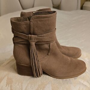 Koolaburra Tan Suede Ankle Boots with Tassel